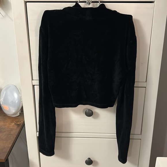 BABATON Black Velvet Turtleneck Crop Top Size S - Picture 2 of 3